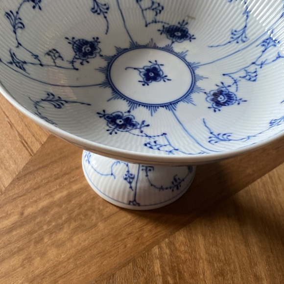 Royal Copenhagen plain blue fluted cake stand with bonus demitasse cup - Picture 3 of 12